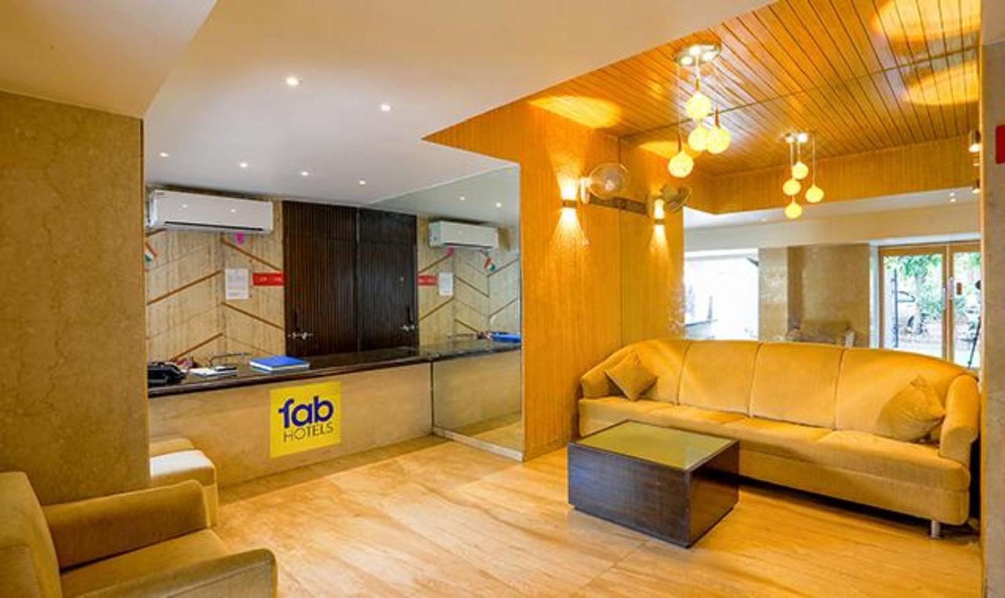 Отель Fabexpress Jayshree - Nr Mumbai International Airport Экстерьер фото